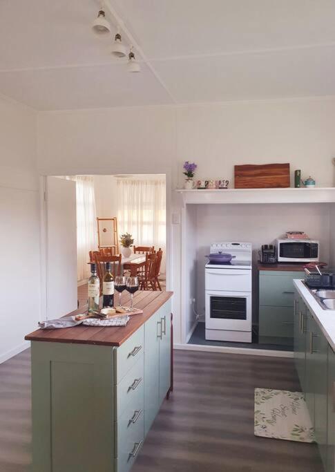 Willows On Anzac Holiday home *